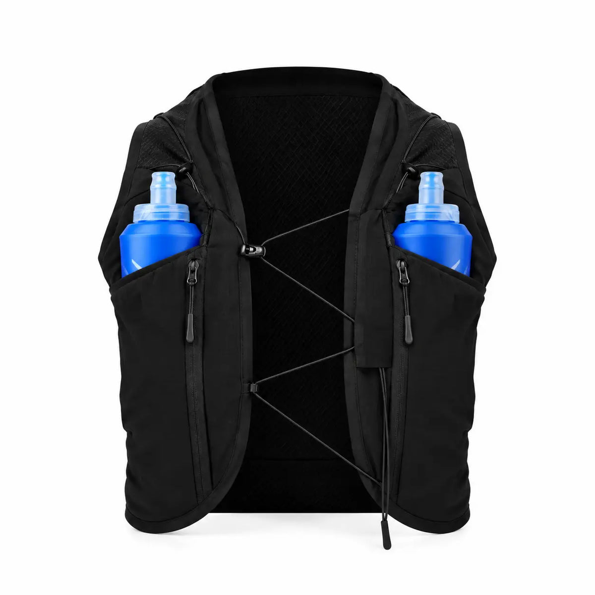 Gilet d'hydratation running 5L de couleur noir vue de face avec 2 flasques dans les poches 