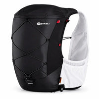 gilet d'hydratation 12L de couleur noir et blanc vue de derriere de 3/4