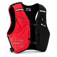 gilet d'hydratation 12L de couleur noir et rouge vue de face de 3/4