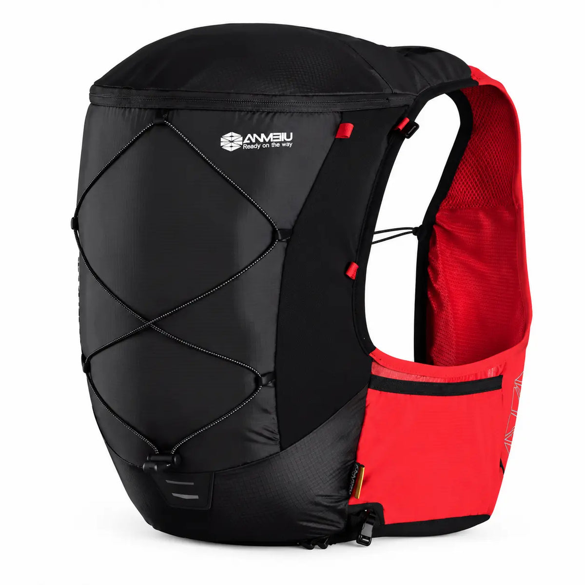 gilet d'hydratation 12L de couleur noir et rouge vue de derriere de 3/4